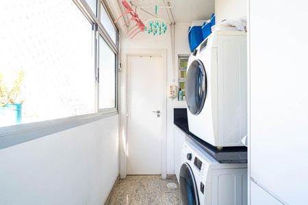 Apartamento à venda com 156m², 3 quartos e 2 vagas Apartamento à venda com 156m², 3 quartos e 2 vagasÁrea de Serviço