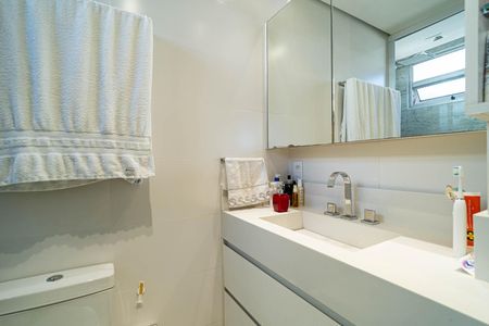 Apartamento à venda com 156m², 3 quartos e 2 vagas Apartamento à venda com 156m², 3 quartos e 2 vagasBanheiro da Suíte master