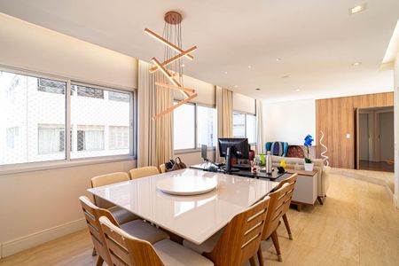 Apartamento à venda com 156m², 3 quartos e 2 vagas Apartamento à venda com 156m², 3 quartos e 2 vagasSala