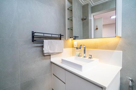 Apartamento à venda com 156m², 3 quartos e 2 vagas Apartamento à venda com 156m², 3 quartos e 2 vagasBanheiro da Suíte 2
