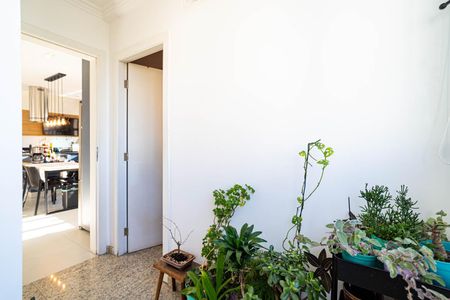 Apartamento à venda com 156m², 3 quartos e 2 vagas Apartamento à venda com 156m², 3 quartos e 2 vagasÁrea de Serviço