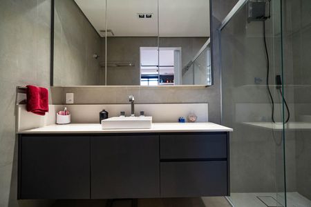 Apartamento à venda com 156m², 3 quartos e 2 vagas Apartamento à venda com 156m², 3 quartos e 2 vagasBanheiro da Suíte 1