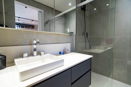 Apartamento à venda com 156m², 3 quartos e 2 vagas Apartamento à venda com 156m², 3 quartos e 2 vagasBanheiro da Suíte 1