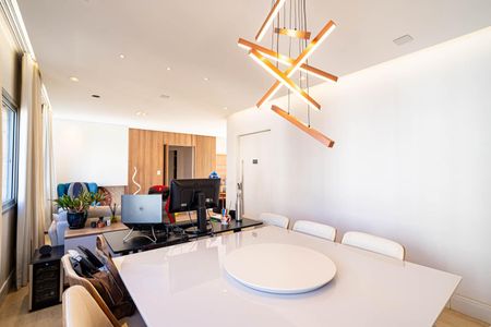Apartamento à venda com 156m², 3 quartos e 2 vagas Apartamento à venda com 156m², 3 quartos e 2 vagasSala