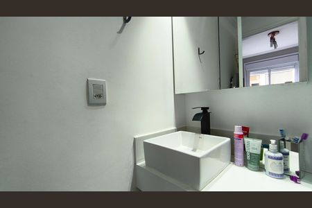 Apartamento à venda com 70m², 2 quartos e 1 vaga Apartamento à venda com 70m², 2 quartos e 1 vagaBanheiro da Suíte
