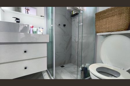 Apartamento à venda com 70m², 2 quartos e 1 vaga Apartamento à venda com 70m², 2 quartos e 1 vagaBanheiro da Suíte