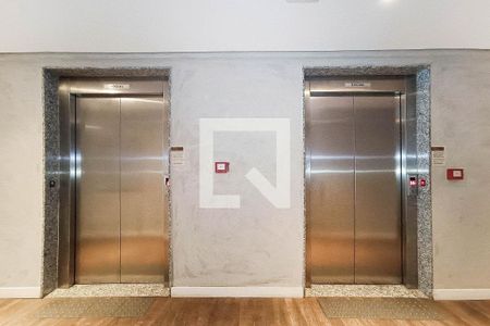 Apartamento à venda com 70m², 2 quartos e 1 vaga Apartamento à venda com 70m², 2 quartos e 1 vagaElevadores