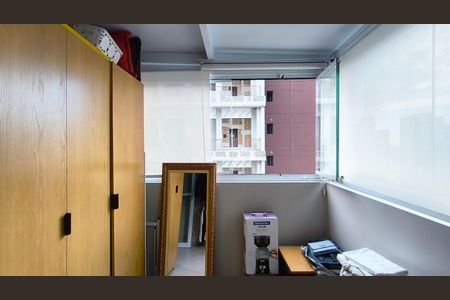 Apartamento à venda com 70m², 2 quartos e 1 vaga Apartamento à venda com 70m², 2 quartos e 1 vagaCloset