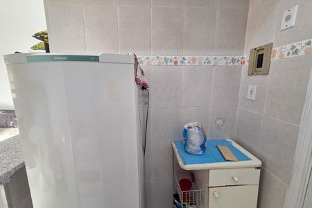 Cozinha de kitnet/studio para alugar com 1 quarto, 30m² em Cidade Ocian, Praia Grande