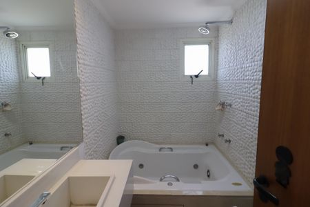 Apartamento para alugar com 115m², 2 quartos e sem vagaBanheiro da Suíte 2