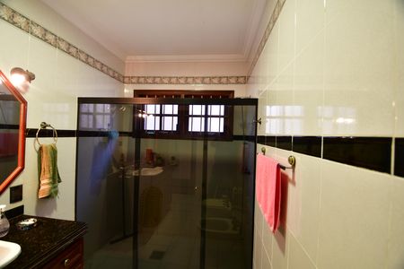 Casa à venda com 213m², 3 quartos e 4 vagasBanheiro Social