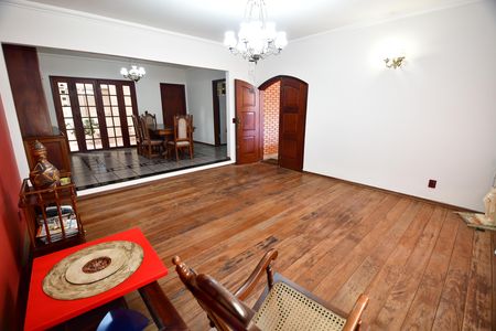Casa à venda com 213m², 3 quartos e 4 vagasSala