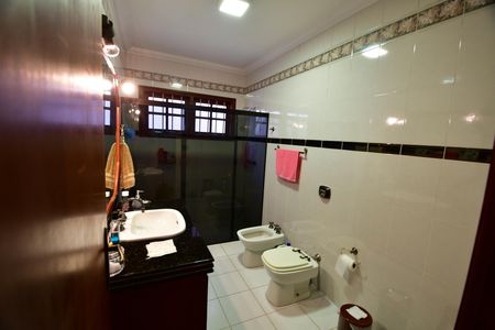 Casa à venda com 213m², 3 quartos e 4 vagasBanheiro Social