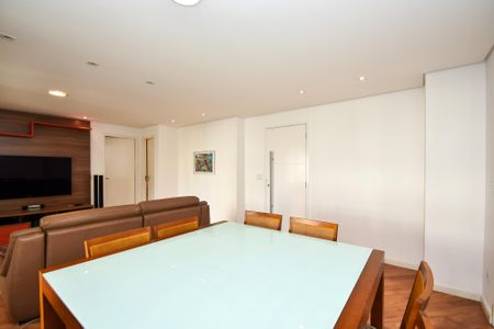 Apartamento para alugar com 125m², 3 quartos e 3 vagas Apartamento para alugar com 125m², 3 quartos e 3 vagasSala de jantar