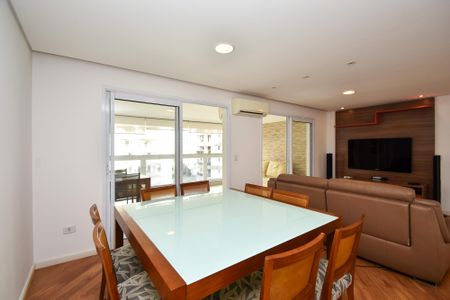 Apartamento para alugar com 125m², 3 quartos e 3 vagas Apartamento para alugar com 125m², 3 quartos e 3 vagasSala de jantar