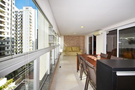 Apartamento para alugar com 125m², 3 quartos e 3 vagas Apartamento para alugar com 125m², 3 quartos e 3 vagasvaranda Sala de estar e jantar + churrasqueira