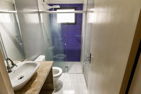 Banheiro de apartamento à venda com 2 quartos, 75m² em Jardim Maria Rosa, Taboão da Serra
