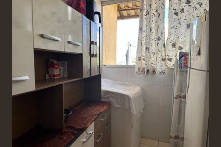 Casa à venda com 2 quartos, 70m² em Parque Xangri-Lá, Contagem