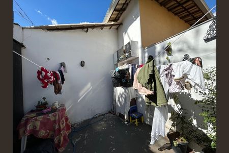 Casa à venda com 2 quartos, 70m² em Parque Xangri-Lá, Contagem