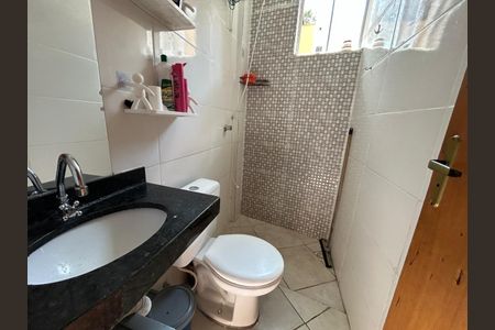 Casa à venda com 2 quartos, 70m² em Parque Xangri-Lá, Contagem