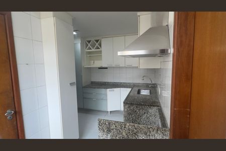 Apartamento à venda com 208m², 3 quartos e 2 vagas Apartamento à venda com 208m², 3 quartos e 2 vagasBanheiro