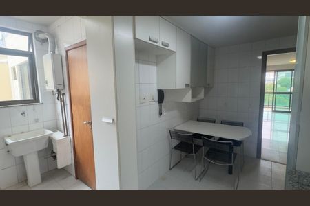 Apartamento à venda com 208m², 3 quartos e 2 vagas Apartamento à venda com 208m², 3 quartos e 2 vagasCozinha