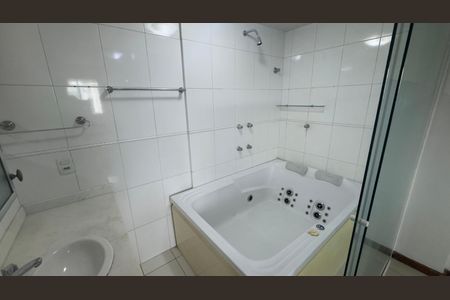 Apartamento à venda com 208m², 3 quartos e 2 vagas Apartamento à venda com 208m², 3 quartos e 2 vagasBanheiro