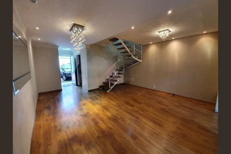 Casa de condomínio à venda com 115m², 3 quartos e 2 vagas