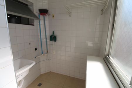 Apartamento para alugar com 65m², 3 quartos e 1 vagaÁrea de Serviço