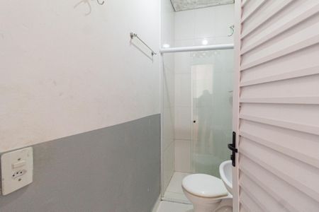 Banheiro de casa para alugar com 1 quarto, 60m² em Jardim Lice, Carapicuíba