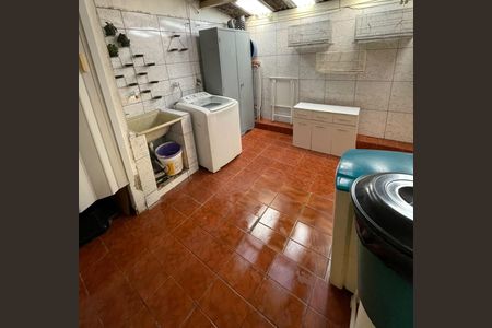 Área de serviço de casa à venda com 4 quartos, 320m² em Centro, Osasco