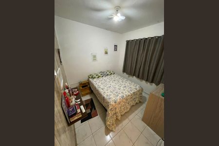 Casa à venda com 320m², 4 quartos e 2 vagas Casa à venda com 320m², 4 quartos e 2 vagasQuarto