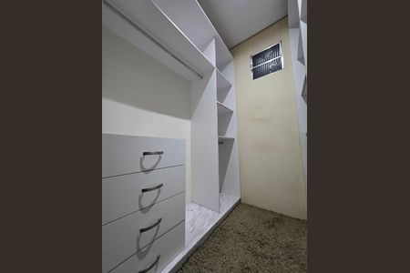 Casa para alugar com 450m², 4 quartos e 3 vagasCloset