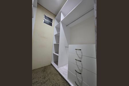 Casa para alugar com 450m², 4 quartos e 3 vagasCloset