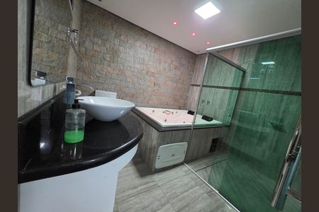 banheiro 1 de casa para alugar com 4 quartos, 450m² em Renascer, Contagem