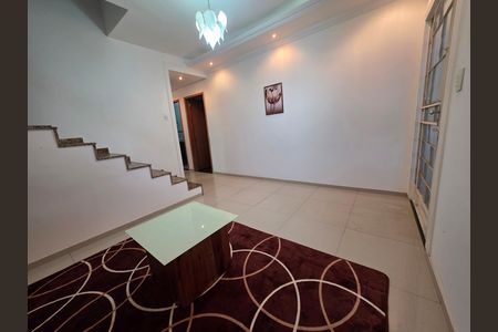 sala de casa para alugar com 4 quartos, 450m² em Renascer, Contagem