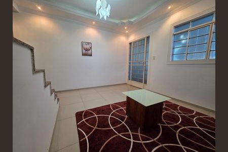 sala de casa para alugar com 4 quartos, 450m² em Renascer, Contagem
