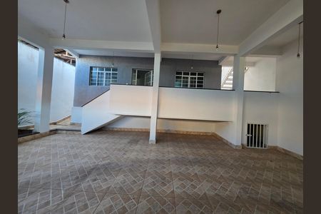 garagem de casa para alugar com 4 quartos, 450m² em Renascer, Contagem