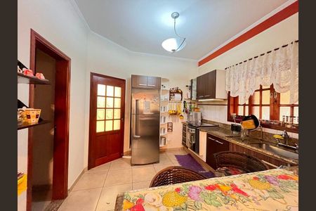 Casa à venda com 3 quartos, 195m² em Santa Cruz, Valinhos
