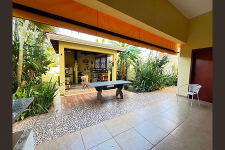 Casa à venda com 195m², 3 quartos e 4 vagas