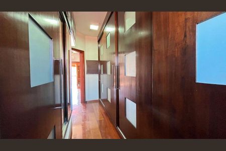 Casa à venda com 360m², 4 quartos e 4 vagas
