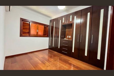 Casa à venda com 360m², 4 quartos e 4 vagas
