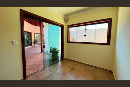 Casa à venda com 360m², 4 quartos e 4 vagas