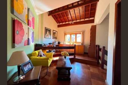Casa à venda com 340m², 4 quartos e 4 vagas