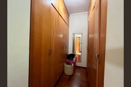 Casa à venda com 340m², 4 quartos e 4 vagas