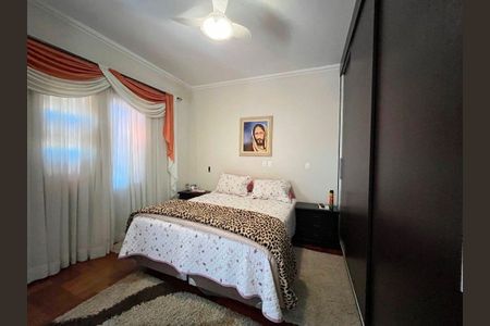 Casa à venda com 340m², 4 quartos e 4 vagas