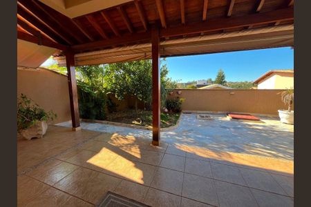 Casa à venda com 340m², 4 quartos e 4 vagas