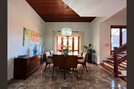 Casa à venda com 4 quartos, 340m² em Santa Cruz, Valinhos