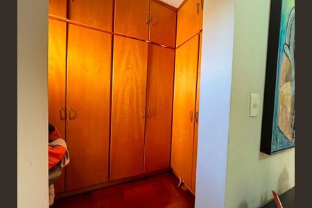 Casa à venda com 340m², 4 quartos e 4 vagas