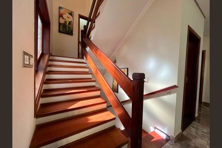Casa à venda com 340m², 4 quartos e 4 vagas